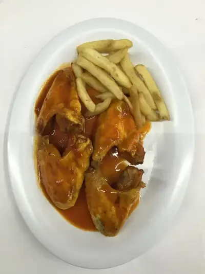 Alitas BBQ con papas